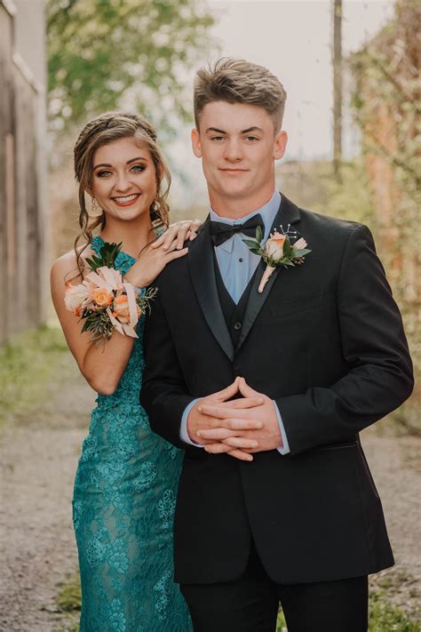 couples prom pictures|24 best prom photography ideas.